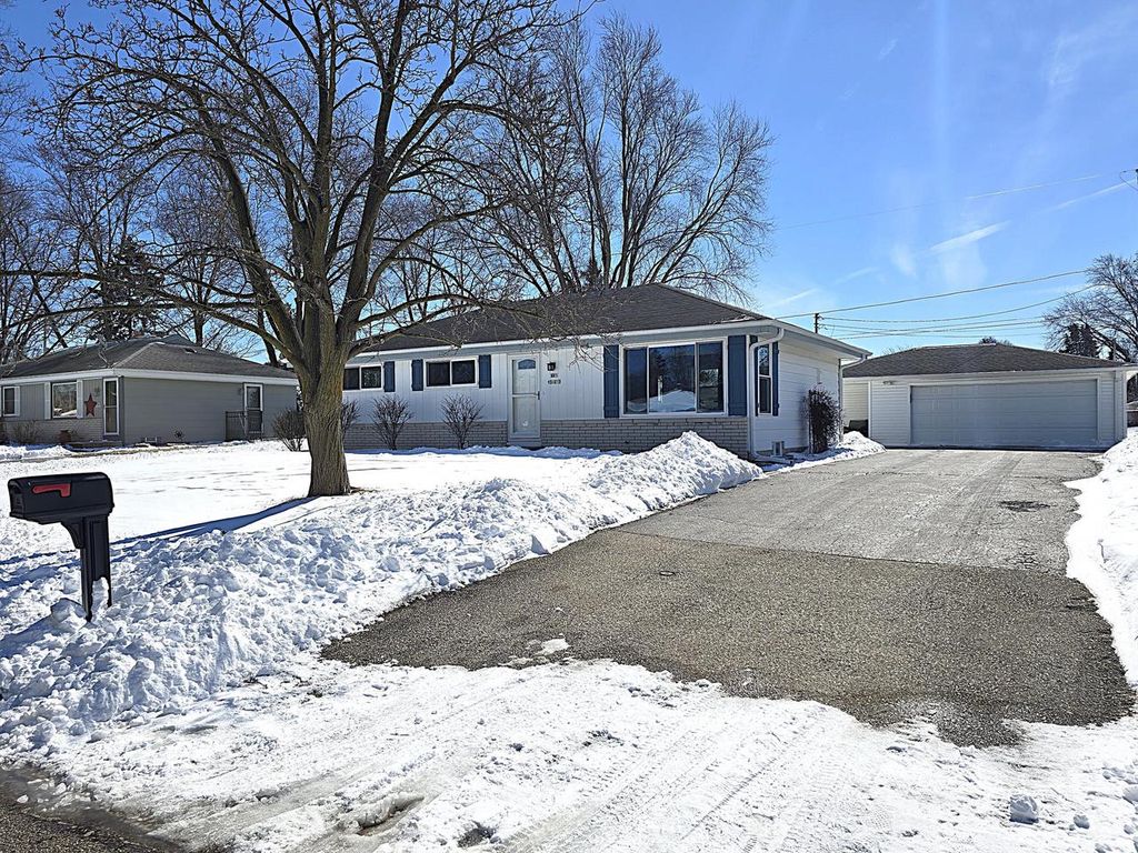 N65W24157 Poplar AVENUE, Sussex, WI 53089