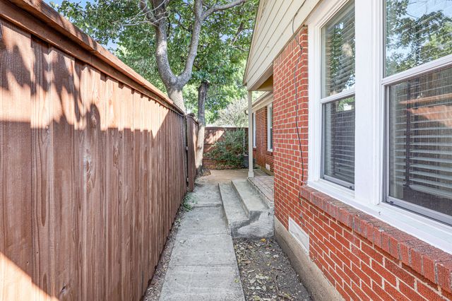 6220 Kenwood Avenue, Dallas, TX 75214