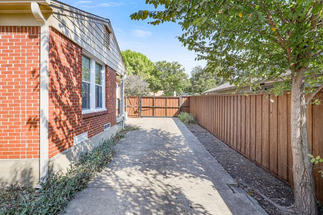 6220 Kenwood Avenue, Dallas, TX 75214