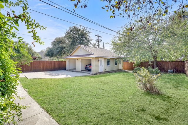 6220 Kenwood Avenue, Dallas, TX 75214