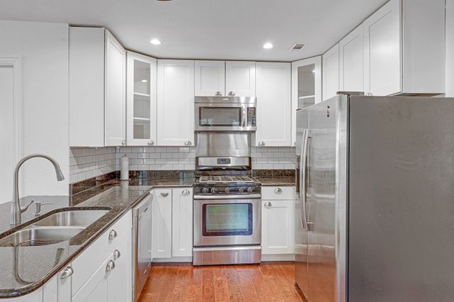 6220 Kenwood Avenue, Dallas, TX 75214