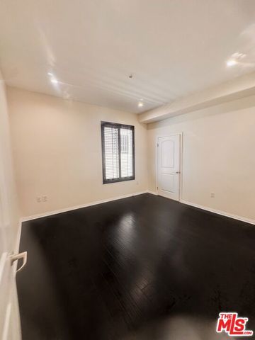 3750 W Santa Rosalia Drive 214, Los Angeles, CA 90008