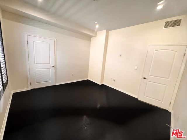 3750 W Santa Rosalia Drive 214, Los Angeles, CA 90008