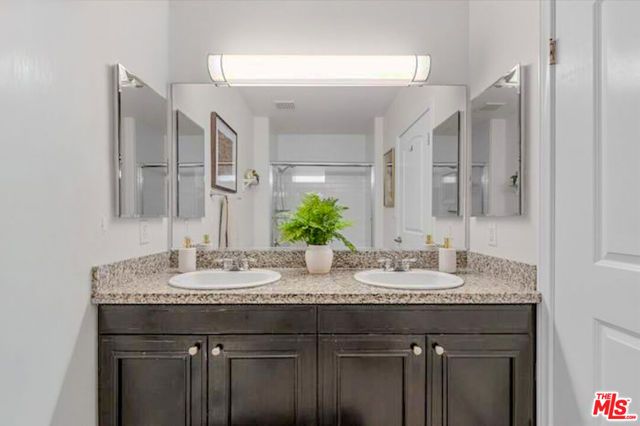 3750 W Santa Rosalia Drive 214, Los Angeles, CA 90008
