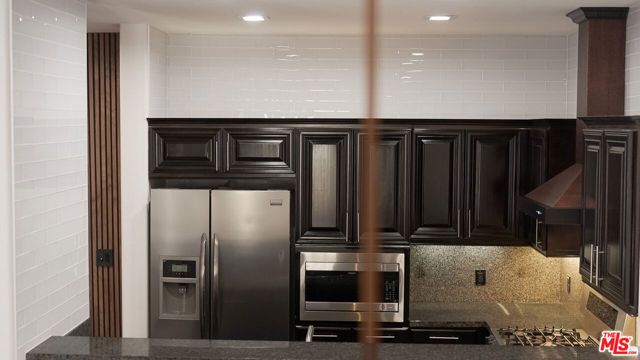 3750 W Santa Rosalia Drive 214, Los Angeles, CA 90008
