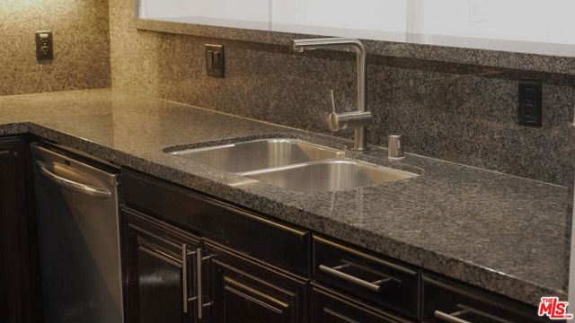 3750 W Santa Rosalia Drive 214, Los Angeles, CA 90008