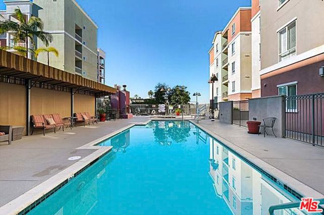 3750 W Santa Rosalia Drive 214, Los Angeles, CA 90008