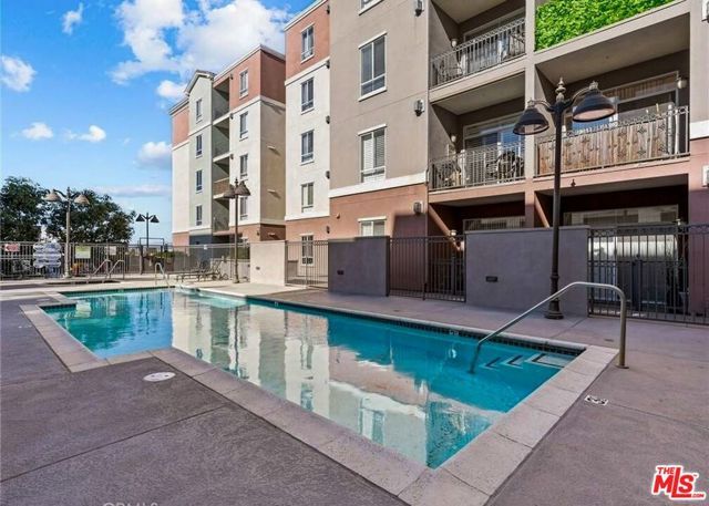 3750 W Santa Rosalia Drive 214, Los Angeles, CA 90008