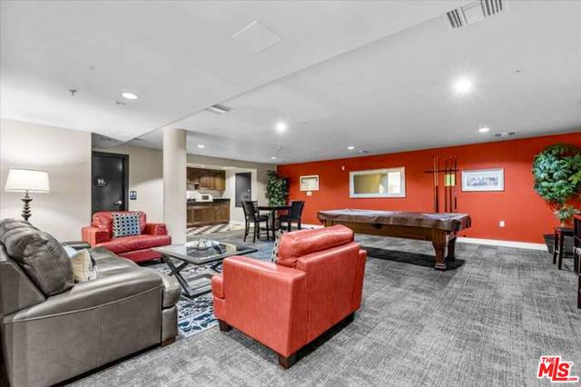 3750 W Santa Rosalia Drive 214, Los Angeles, CA 90008