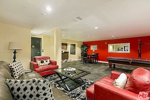 3750 W Santa Rosalia Drive 214, Los Angeles, CA 90008