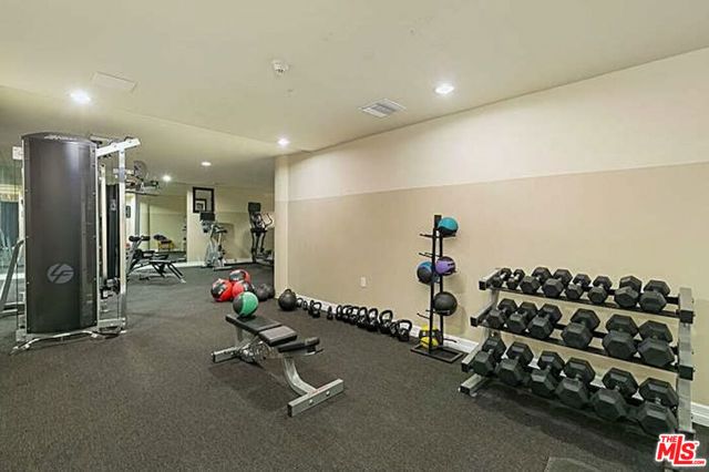 3750 W Santa Rosalia Drive 214, Los Angeles, CA 90008