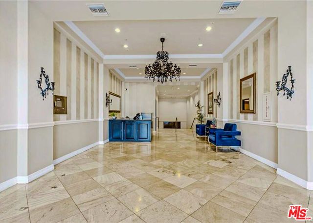 3750 W Santa Rosalia Drive 214, Los Angeles, CA 90008