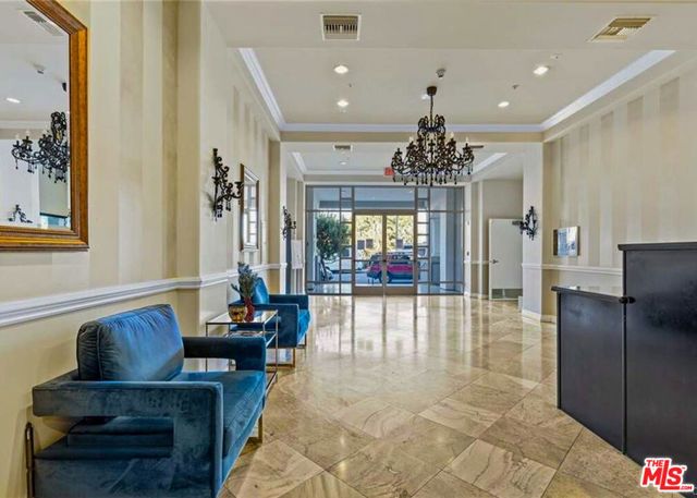 3750 W Santa Rosalia Drive 214, Los Angeles, CA 90008