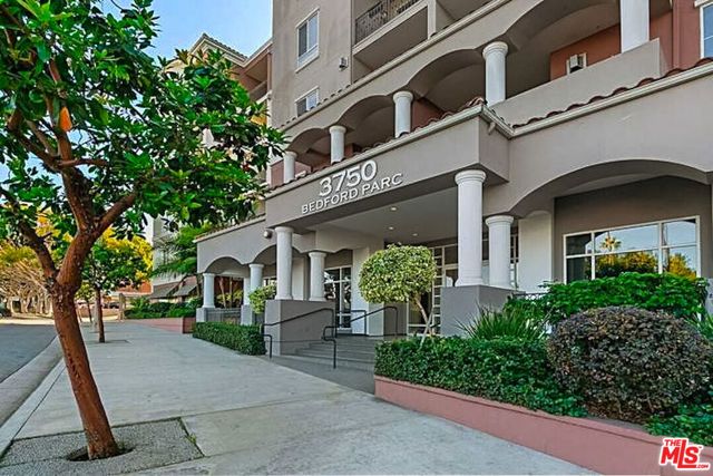 3750 W Santa Rosalia Drive 214, Los Angeles, CA 90008