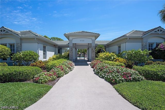 7115 Wild Forest CT 201, Naples, FL 34109