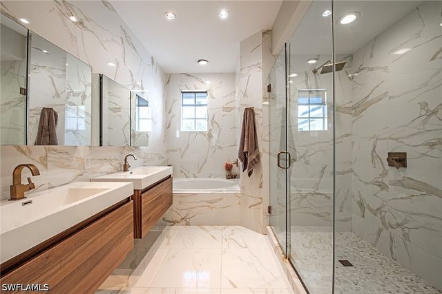 7115 Wild Forest CT 201, Naples, FL 34109