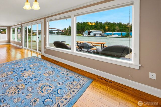 106 Chinook Place, La Conner, WA 98257