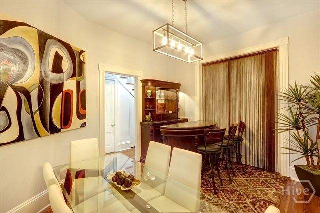 220 E State Street, Savannah, GA 31401