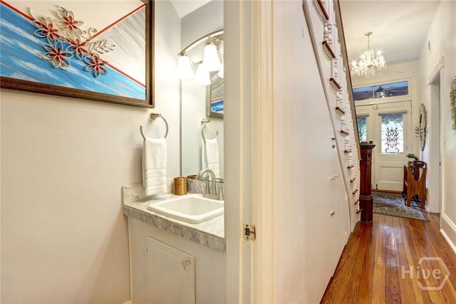 220 E State Street, Savannah, GA 31401