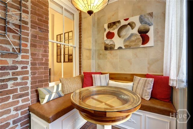 220 E State Street, Savannah, GA 31401