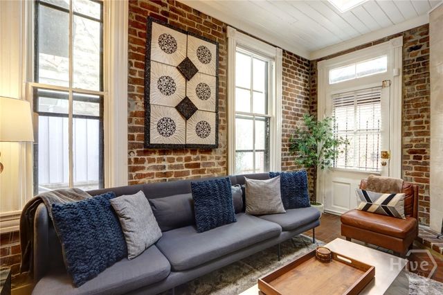 220 E State Street, Savannah, GA 31401