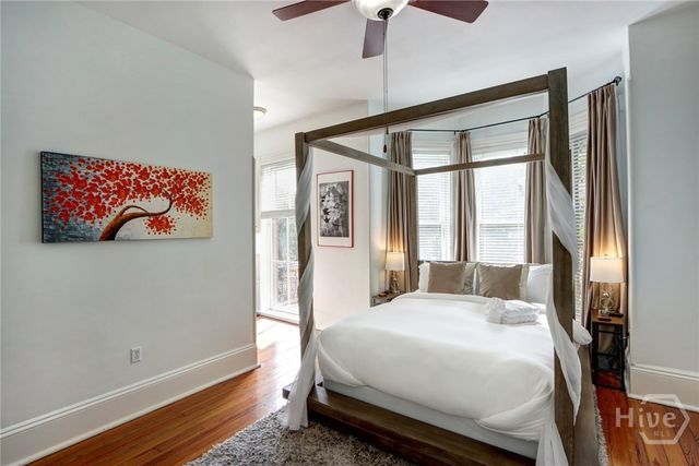 220 E State Street, Savannah, GA 31401