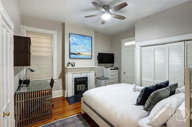 220 E State Street, Savannah, GA 31401