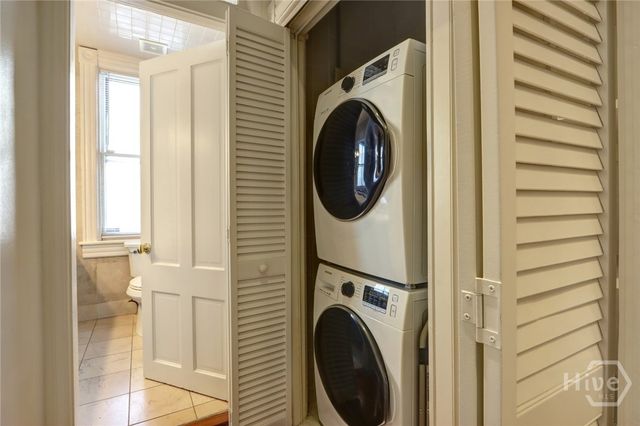 220 E State Street, Savannah, GA 31401