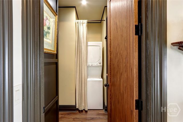 220 E State Street, Savannah, GA 31401