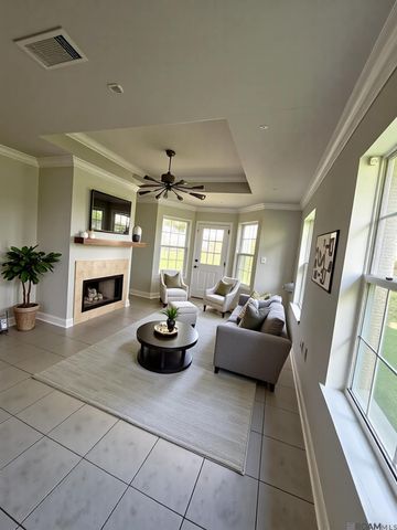 5203 Circle Dr, Baker, LA 70714