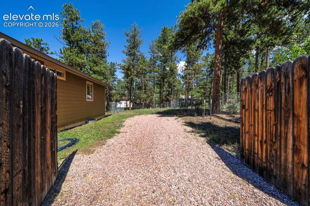 682 Sunnywood Loop, Woodland Park, CO 80863 — photo 3