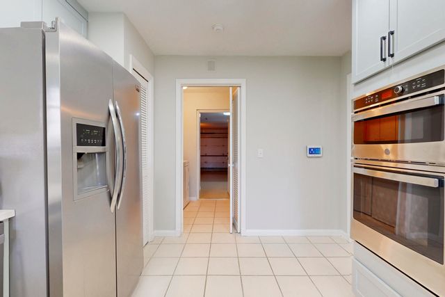 1543 SW Troon Circle, Palm City, FL 34990
