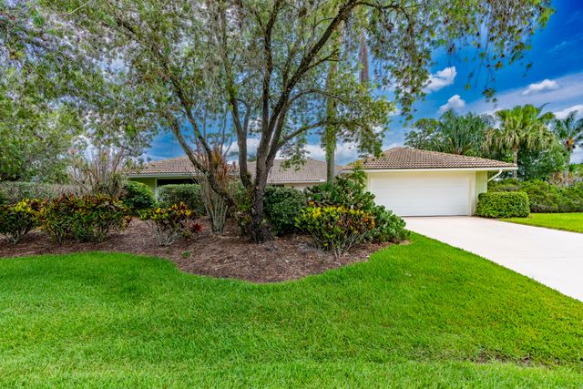 1543 SW Troon Circle, Palm City, FL 34990