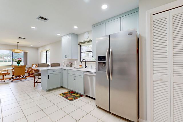 1543 SW Troon Circle, Palm City, FL 34990