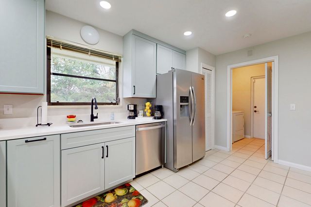 1543 SW Troon Circle, Palm City, FL 34990