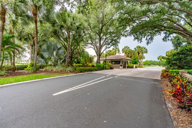1543 SW Troon Circle, Palm City, FL 34990