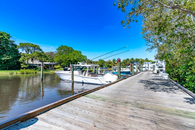 1543 SW Troon Circle, Palm City, FL 34990