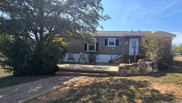 188 Country View, Floresville, TX 78114