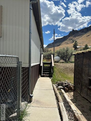 117 Sage Hen Rd, Salmon, ID 83467