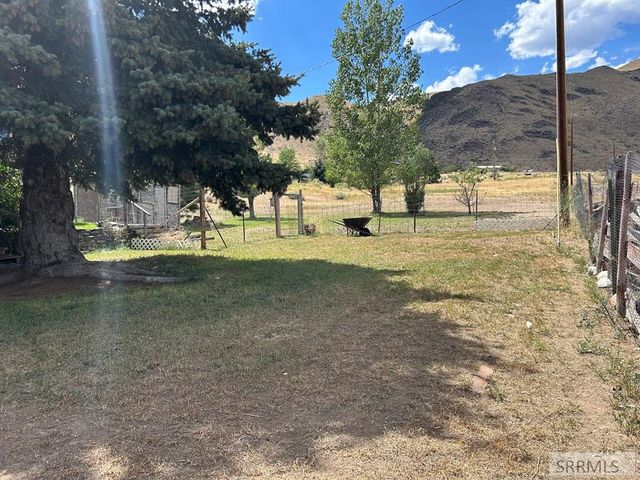 117 Sage Hen Rd, Salmon, ID 83467