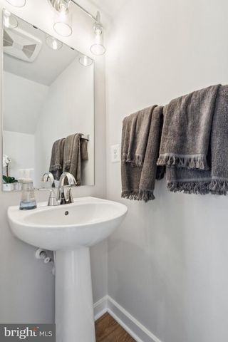 1043 INFERNO TER SE, Leesburg, VA 20175