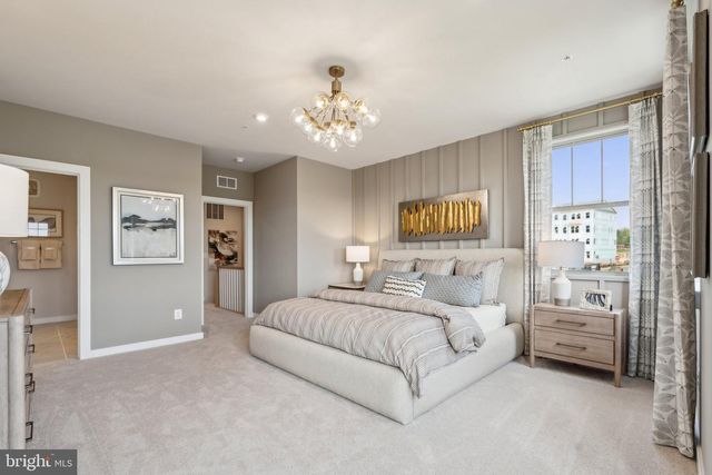 1043 INFERNO TER SE, Leesburg, VA 20175