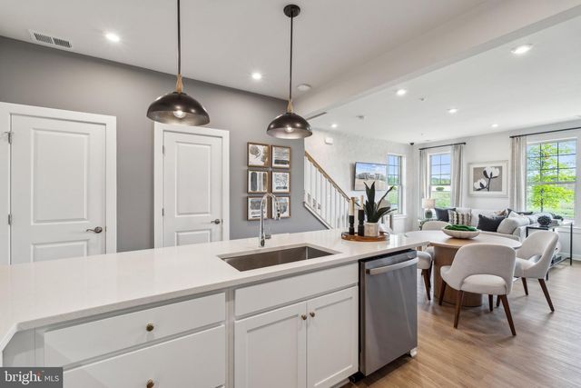1043 INFERNO TER SE, Leesburg, VA 20175