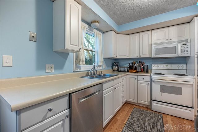 164 Waterford Drive, Centerville, OH 45458