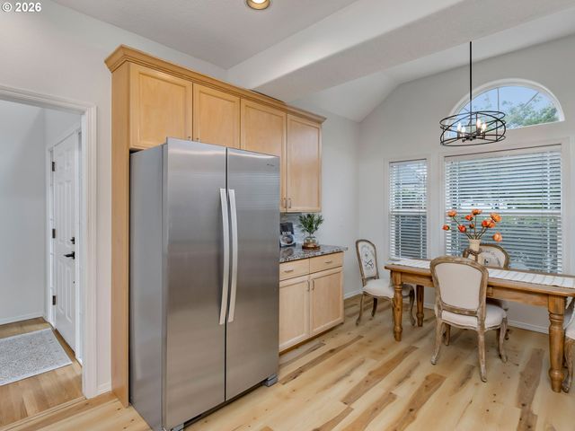 8720 Sw STONO Dr, Tualatin, OR 97062