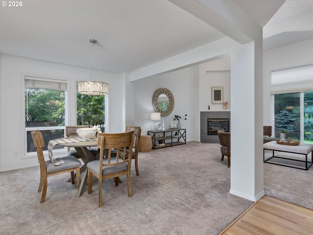 8720 Sw STONO Dr, Tualatin, OR 97062