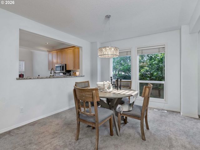 8720 Sw STONO Dr, Tualatin, OR 97062