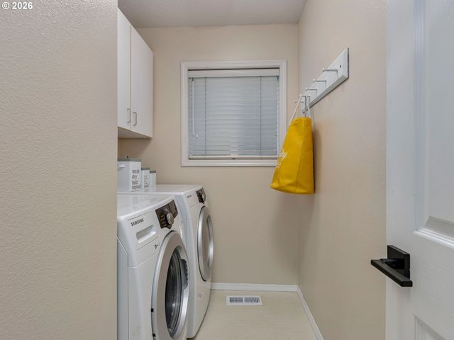 8720 Sw STONO Dr, Tualatin, OR 97062