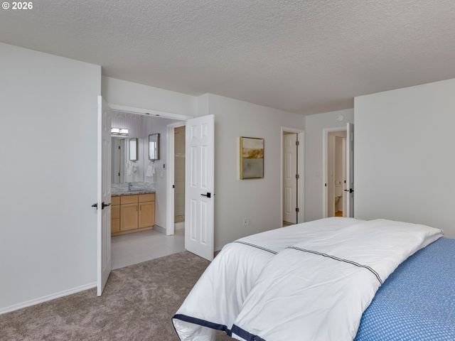 8720 Sw STONO Dr, Tualatin, OR 97062