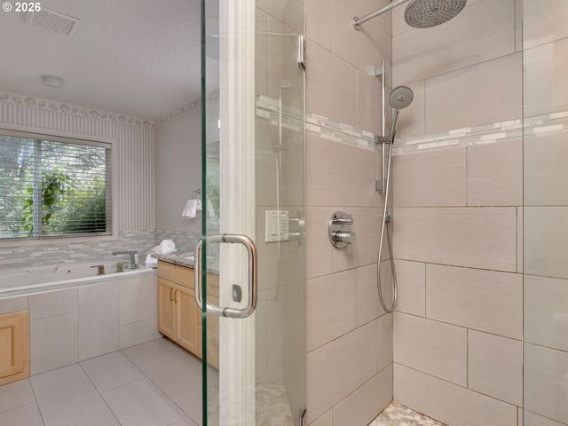 8720 Sw STONO Dr, Tualatin, OR 97062